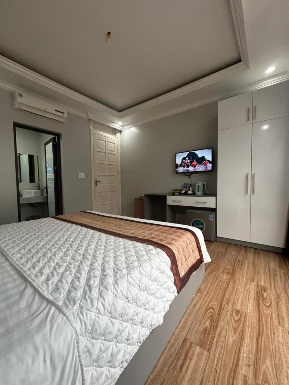 Viet Hoang Hotel Ha Long Zewnętrze zdjęcie