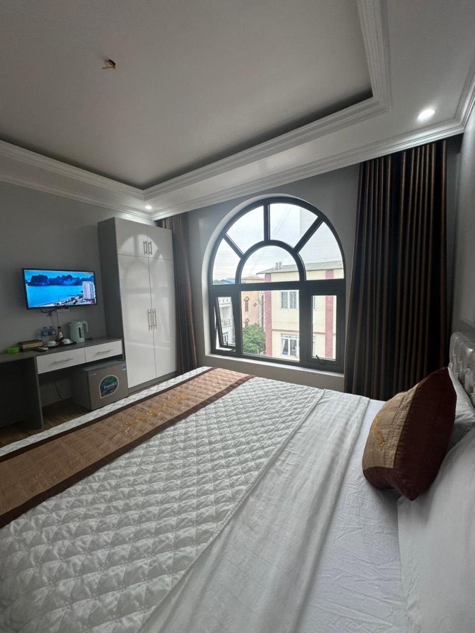 Viet Hoang Hotel Ha Long Zewnętrze zdjęcie